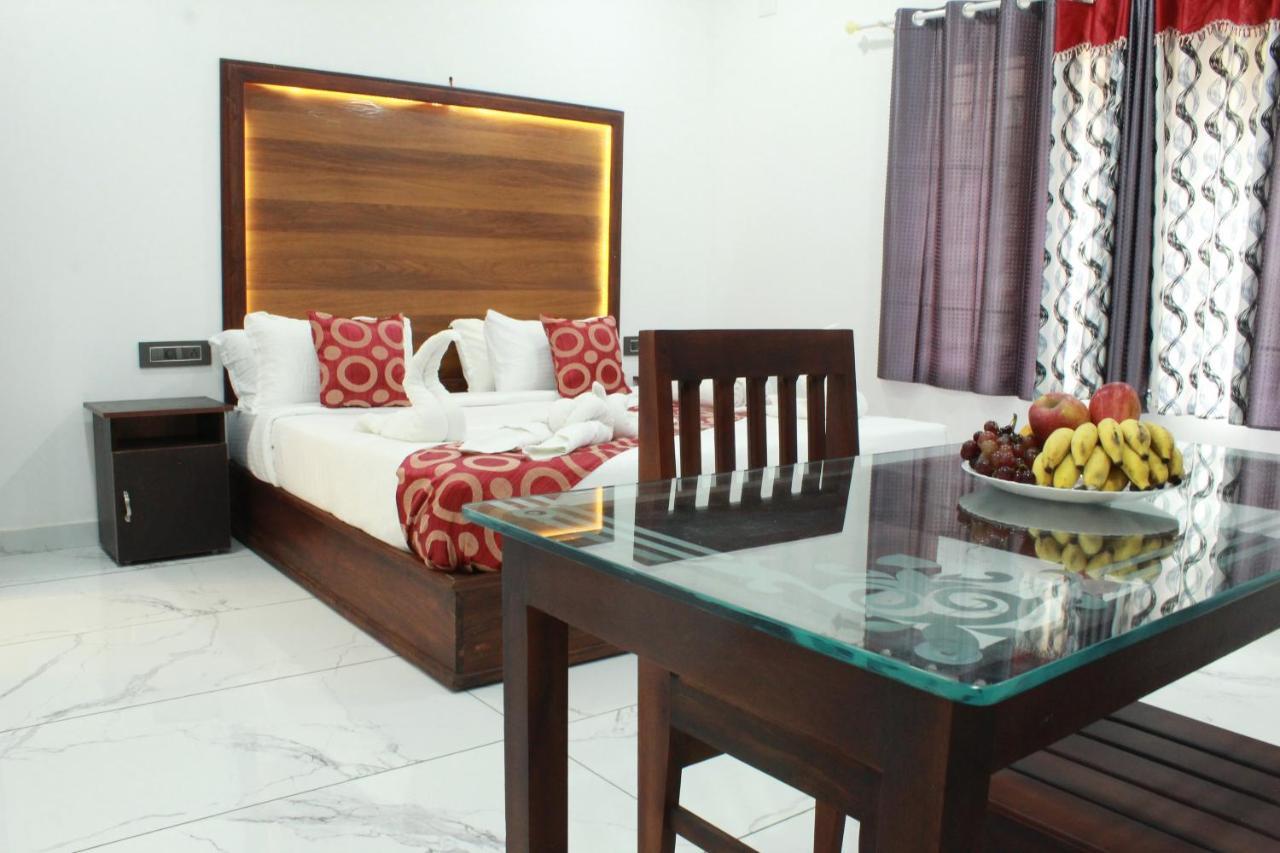 The Mountcourt Hotel Munnar Eksteriør billede